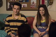 The Goldbergs – Barry Goldberg (Troy Gentile, l.); Erica (Alison Rich, r.)