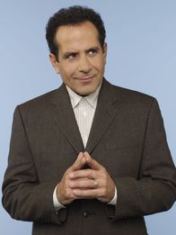 Monk – Tony Shalhoub (Adrian Monk).