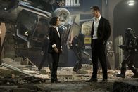 Men in Black: International – Agent M (Tessa Thompson), Agent H (Chris Hemsworth).