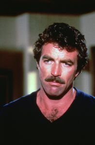 Magnum – Privatdetektiv Thomas Sullivan Magnum (Tom Selleck) löst seine Fälle meist auf sehr liebenswerte und auch tollpatschige Art ...