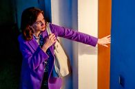 Der Staatsanwalt – Als Sofia Nikova (Eva Luca Klemmt) nach Hause kommt, steht ihre Wohnungstür offen. Wurde etwa bei ihr eingebrochen?