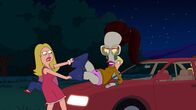American Dad! – Francine (l.); Roger (r.)