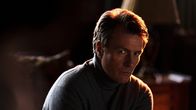 Alex Rider – Crays (Toby Stephens) Anspannung nimmt zu. Die Veröffentlichung seines Spiels rückt immer näher und dennoch gibt es einige lose Enden, die ihm Probleme bereiten könnten.