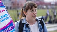 Die Spur – Aurica J. würde gerne mit ihrem Partner und zwei Kindern in eine größere Wohnung ziehen.?? „Wir arbeiten viel, haben gute Jobs. Aber trotzdem ist es nicht möglich, in Hamburg eine Vierzimmerwohnung zu bekommen. Ich finde das einfach ungerecht.“