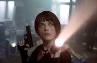 Hellboy 2: Die goldene Armee – Die Feuerkämpferin Liz (Selma Blair) hat eigentlich ganz andere Sorgen, als die "Goldene Armee" in Schach zu halten - sie ist schwanger ...