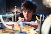 Crime Game – Freddie Highmore (Thom).