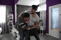 Alles oder Nichts – Rocko (Marc Barthel, r.) und Birol (Walid Al-Atiyat, l.) geraten wegen des gestohlenen Geldes in einen heftigen Streit ...