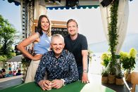 Donnschtig-Jass – v.l. Sonia Kälin (Jass-Schiedsrichterin), Rainer Maria Salzgeber und Stefan Büsser
