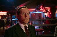 Professor T – Professor Tempest (Ben Miller) unterstützt die Polizei bei den Ermittlungen gegen Drogenschmuggler.