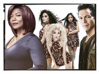 Star – (1. Staffel) - Star: Star (Jude Demorest, M.), Alexandra (Ryan Destiny, 2.v.r.), Simone (Brittany O'Grady, 2.v.l.), Carlotta (Queen Latifah, l.) und Jahil (Benjamin Bratt, r.) ...