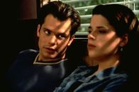 Scream 2 – Mickey (Timothy Olyphant, l.); Sidney Prescott (Neve Campbell, r.)