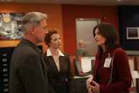 Navy CIS – Sind dem Täter auf der Spur: Ziva (Cote de Pablo, r.), Gibbs (Mark Harmon, l.) und Jenny Shepard (Lauren Holly, M.) ...