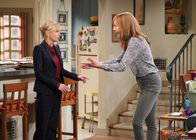 Mom – Anna Faris (Christy), Allison Janney (Bonnie).