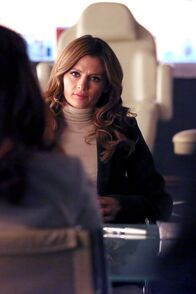 Castle – An einem Tatort wird die Leiche einer Frau gefunden, die verblüffende Ähnlichkeit mit Lanie Parish hat. Beckett (Stana Katic) stellt sich die Frage, ob es der Täter auf die Mitarbeiter ihres Teams abgesehen haben könnte ...