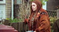 Passenger – Katie (Rowan Robinson) schweigt noch immer über ihr 24-stündiges Verschwinden.