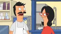 Bob's Burgers – Linda (r.) zwingt Bob (r.), sie zum Schulball zu begleiten, um seine furchtbaren Erinnerungen an solche Veranstaltungen auszulöschen. Mit Erfolg?