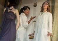 Velvet – Ana Rivera (Paula Echevarría, l.); Rita Montesinos (Cecilia Freire, r.)