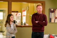 Modern Family – Lily Tucker-Pritchett (Aubrey Anderson-Emmons), Mitchell Pritchett (Jesse Tyler Ferguson)