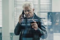 Tatort – Kriminalhauptkommissar Ivo Batic (Miroslav Nemec) erhält während eines Verhörs eine wichtige Information.
