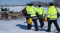 Mayday - Alarm im Cockpit – Ermittler auf dem Weg zur Absturzstelle des West Air Sweden Flugs 294. Das Cargo-Flugzeug fiel plötzlich geradezu vom Himmel.
