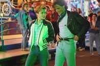 Sommer 85 – Begleitet durch die Schlager der 1980er Jahre erleben Alexis (Félix Lefebvre, li.) und David (Benjamin Voisin, re.) ihr Coming-out.