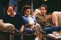 Seinfeld – George Costanza (Jason Alexander, l.), Elaine Benes (Julia Louis-Dreyfus) und Jerry Seinfeld (Jerry Seinfeld)