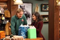 Last Man Standing – Christoph Sanders (Kyle Anderson), Molly Ephraim (Mandy Baxter).