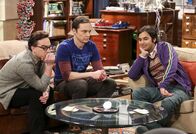 The Big Bang Theory – Während Leonard (Johnny Galecki, l.) und Raj (Kunal Nayyar, r.) den Atem anhalten müssen, hat Sheldon (Jim Parsons, M.) seinen ersten richtigen Streit mit Amy ...