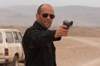 Killer Elite – In der Wüste kommt es für Danny (Jason Statham) zum Showdown mit seinem Gegner.