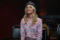 You're the Worst – Die hübsche Dorothy (Collette Wolfe) verdreht Edgar gehörig den Kopf, aber hat er bei ihr überhaupt eine Chance?