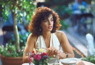 Auf die harte Tour – Der Cop John Moss ist in die schöne Susan (Annabella Sciorra) verliebt, doch er braucht eindeutig Nachhilfeuntersicht bei der Eroberung seiner Herzensdame.