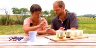 Bauer, ledig, sucht... – Lukas (r.)
