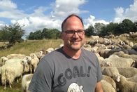 Zu Tisch ... – Schäfer Andreas Schmid aus Münzenberg führt den Familienbetrieb in vierter Generation.