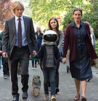 Wunder – (v.l.n.r.) Nate (Owen Wilson); Auggie (Jacob Tremblay); Via (Izabela Vidovic); Isabel (Julia Roberts)