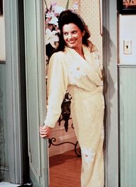 Die Nanny – Fran (Fran Drescher) ist genau seit einem Jahr im Haushalt der Sheffields tätig. Als Maxwell sie bittet, sich den Samstagabend freizuhalten, glaubt sie, dass er sich tatsächlich daran erinnert.