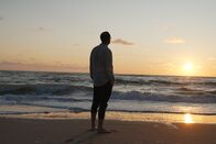 Deutschlands Naturwunder – Wissenschaftsjournalist Niklas Kolorz geht im Naturwunder Wattenmeer auf Spurensuche. Am Strand von Sylt entdeckt er Überreste eiszeitlicher Gletscher aus der Entstehungszeit der Wattlandschaft.