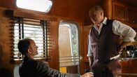 The Blacklist – Marvin Gerard (Fisher Stevens, l.) und Raymond 'Red' Reddington (James Spader, r.)