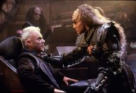 Star Trek VII - Treffen der Generationen – Dr. Tolian Soran (Malcolm McDowell, l.) will ewig leben und schließt sich für seinen Traum sogar mit der Klingonin B'Etor (Gwynyth Wals, r.) zusammen ...
