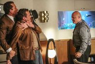 Vegas – (v.l.n.r.) Cota (Sonny Marinelli); Deputy Jack Lamb (Jason O'Mara); Vincent Savino (Michael Chiklis)
