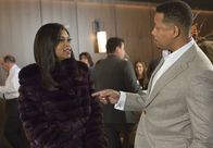 Empire – Ach, er hat die Rose geschickt? Cookie (Taraji P. Henson, l.) ist überrascht von Lucious' (Terrence Howard, r.) Geste ...