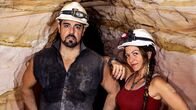 Outback Opal Hunters - Edelsteinjagd in Australien – L-R: Isaac Andreou, Sofia Andreou