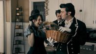 Another Period – Lillian Schmemmerhorn-Fish (Natasha Leggero, l.), Garfield (Armen Weitzman, r.)