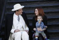 How I Met Your Mother – Während Lily (Alyson Hannigan, r.) noch zweifelt, ob sie das Angebot des Captain annehmen soll, ist Marshall (Jason Segel, l.) davon schon fest überzeugt ...