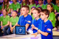 1, 2 oder 3 – Das blaue Team aus Darmstadt/Deutschland passt genau auf.
