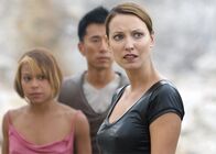 Star Runners – Frist plan, from left: Toni Trucks als Ast, Aja Evans als Jenessa. Back: James Kyson Lee als Lei Chen,