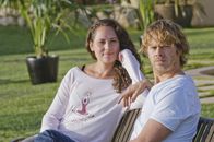 Navy CIS: L.A. – Um den Tod eines Marineoffiziers zu untersuchen, gibt sich Deeks (Eric Christian Olsen, r.) als neuer Patient eines Rehabilitationszentrums aus. Doch kann ihm Meredith (Christina Hogue, l.) Informationen dazu liefern?