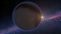 Strip the Cosmos - Im Innersten des Universums – Selbst dem Weltraum-Teleskop "Hubble" gelang keine scharfe Aufnahme des Pluto. Erst die Sonde "New Horizons" lieferte diese im Jahr 2015.