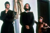 Mission – Pater Gabriel (Jeremy Irons, li.) besucht Mendoza (Robert De Niro, re.) und erlegt ihm auf, eine angemessene Buße für den Mord an seinem Bruder zu leisten.