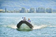WaPo Bodensee – Mord beim beim Seenachtsfest: Nele (Floriane Daniel, r.) und Pirmin Spitznagel (Simon Werdelis, l.) ermitteln.