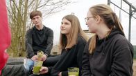 RUN4U - #lauf – Die Pause mit Smoothie haben sie sich ordentlich verdient. Von links nach rechts: Niklas, Marlene und Lena
